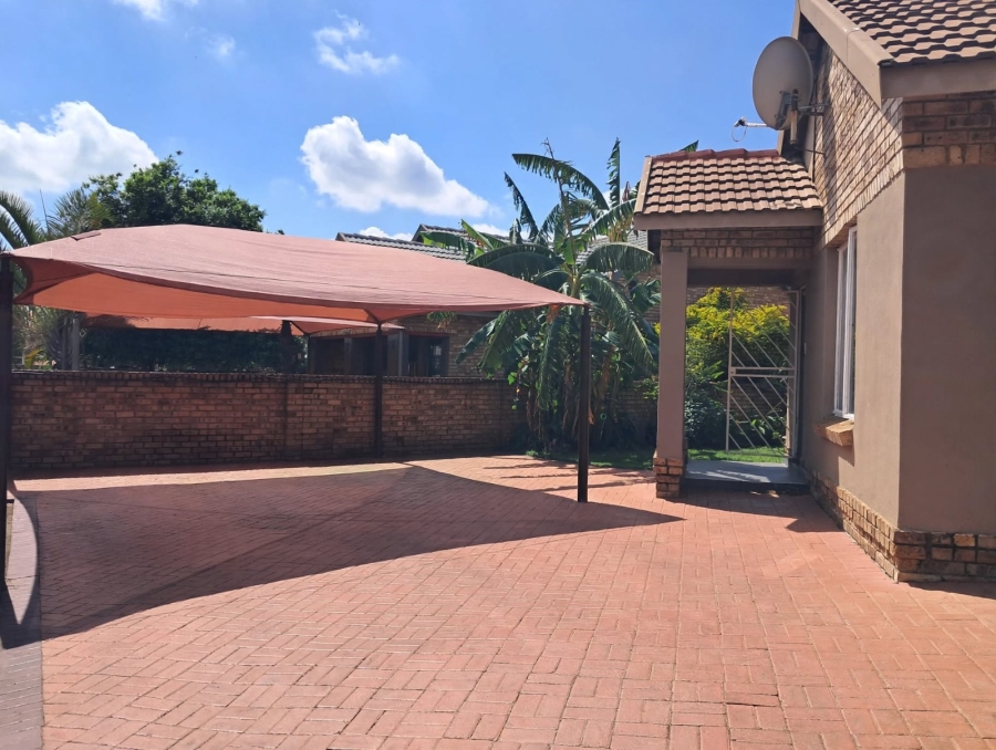 4 Bedroom Property for Sale in Waterval East North West